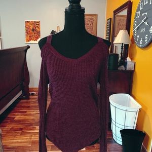 maroon top